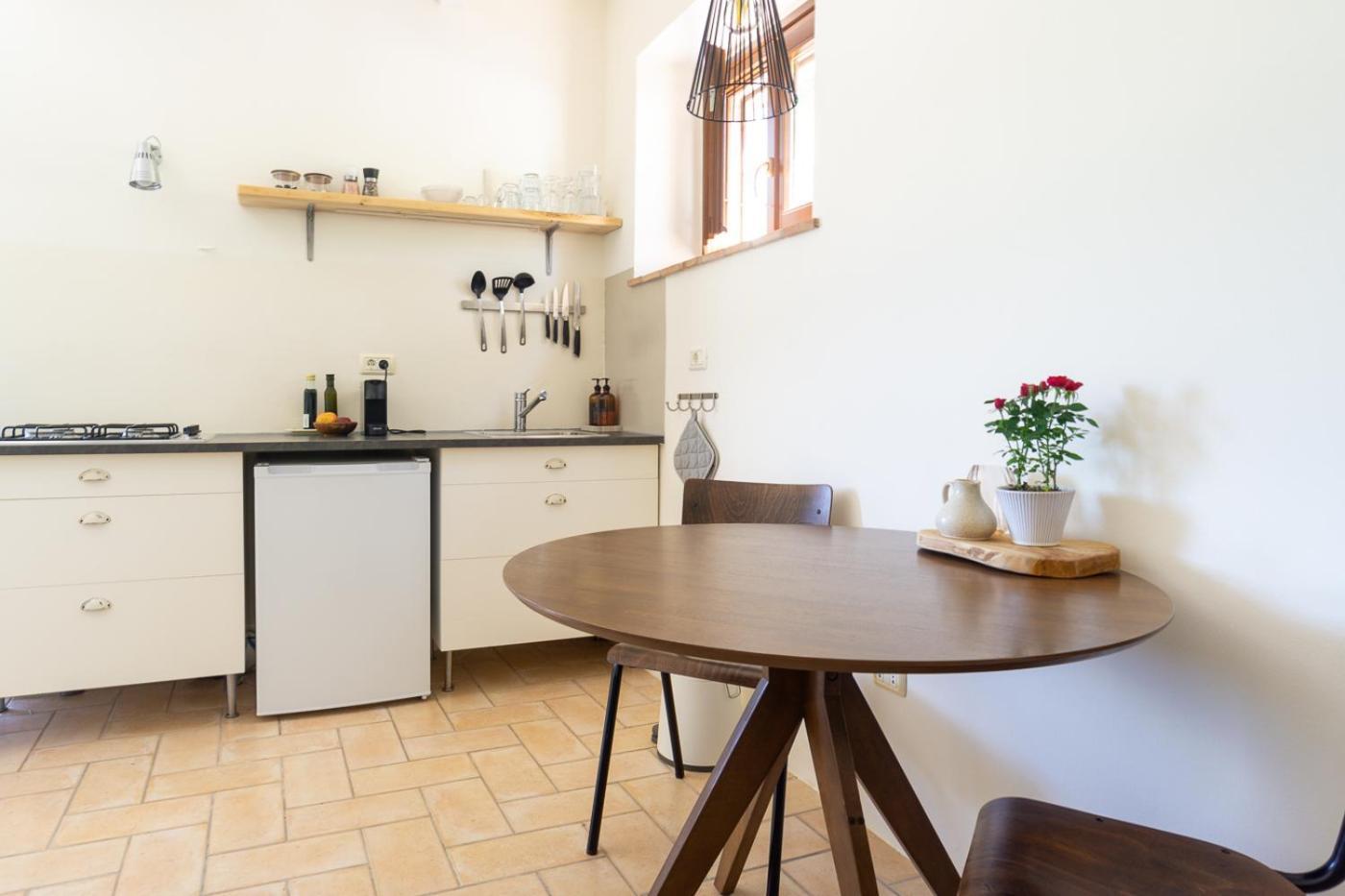 Rosa Nel Pozzo Apartments And B&B San Pietro  Ngoại thất bức ảnh