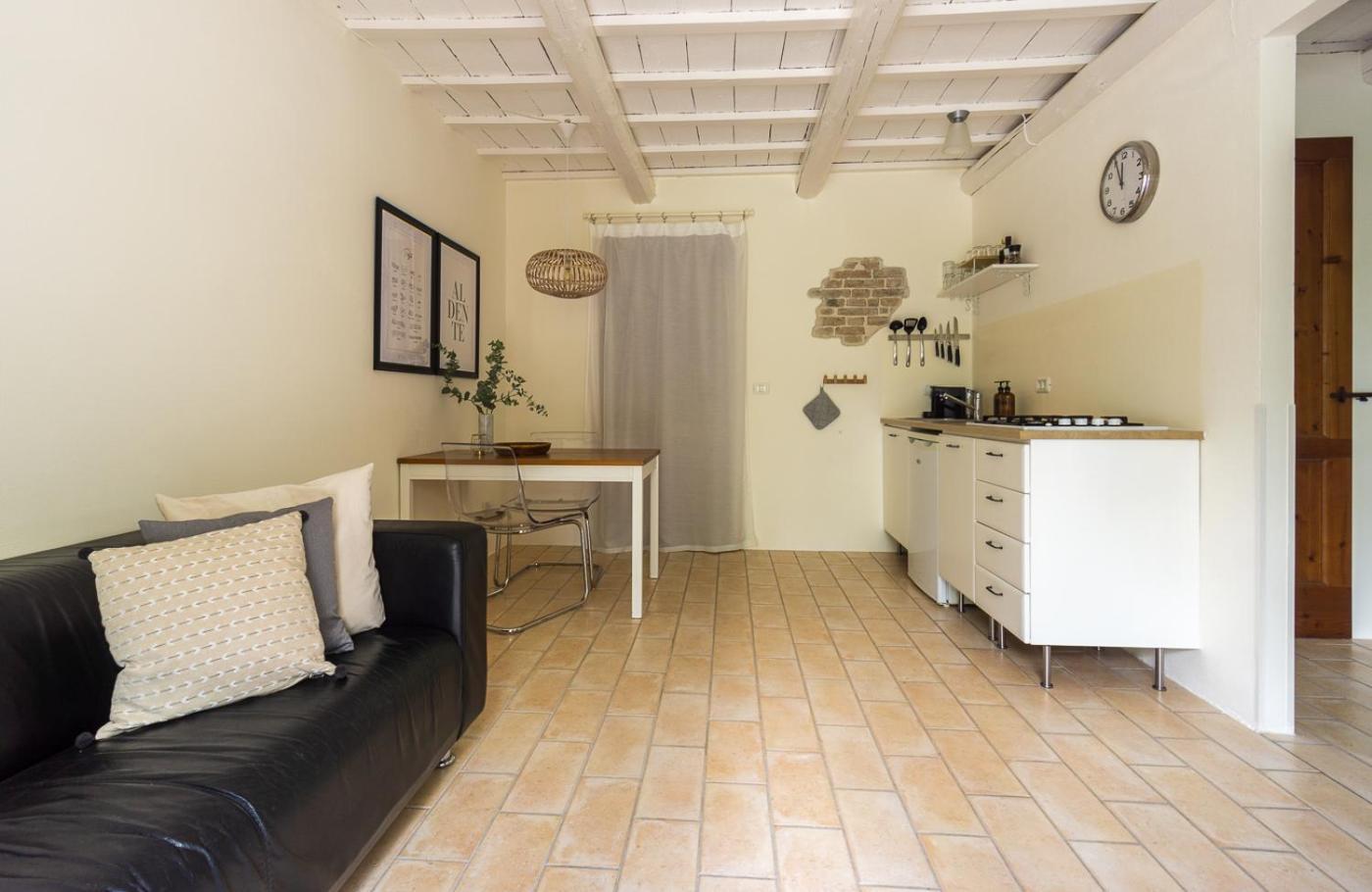 Rosa Nel Pozzo Apartments And B&B San Pietro  Ngoại thất bức ảnh