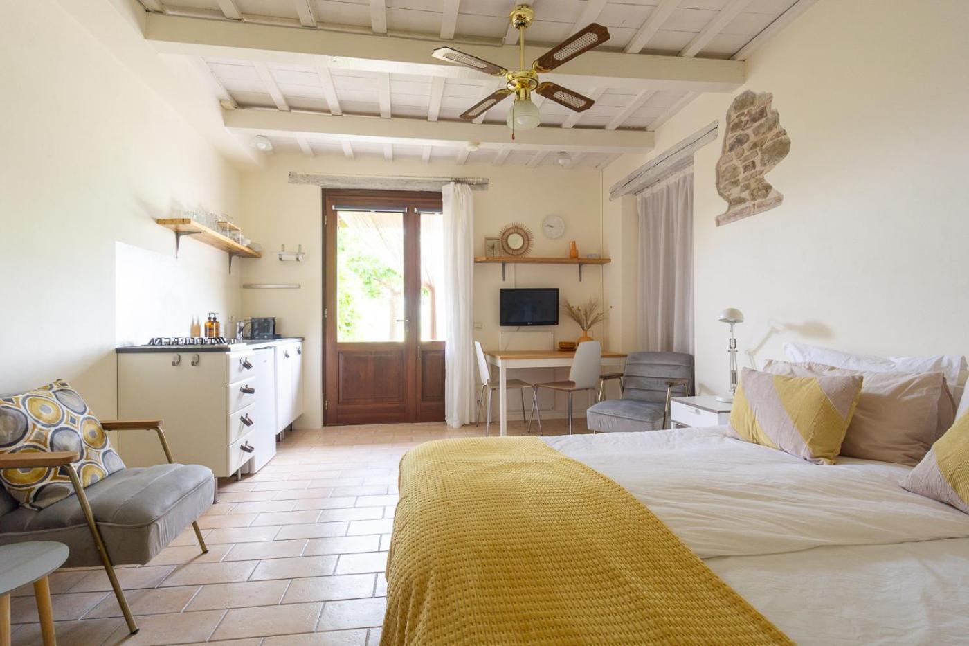 Rosa Nel Pozzo Apartments And B&B San Pietro  Ngoại thất bức ảnh