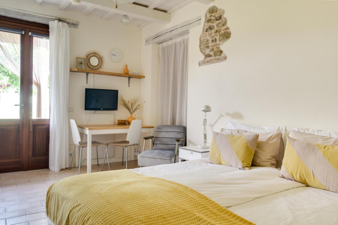 Rosa Nel Pozzo Apartments And B&B San Pietro  Ngoại thất bức ảnh