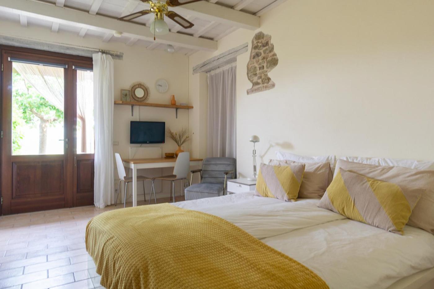 Rosa Nel Pozzo Apartments And B&B San Pietro  Ngoại thất bức ảnh