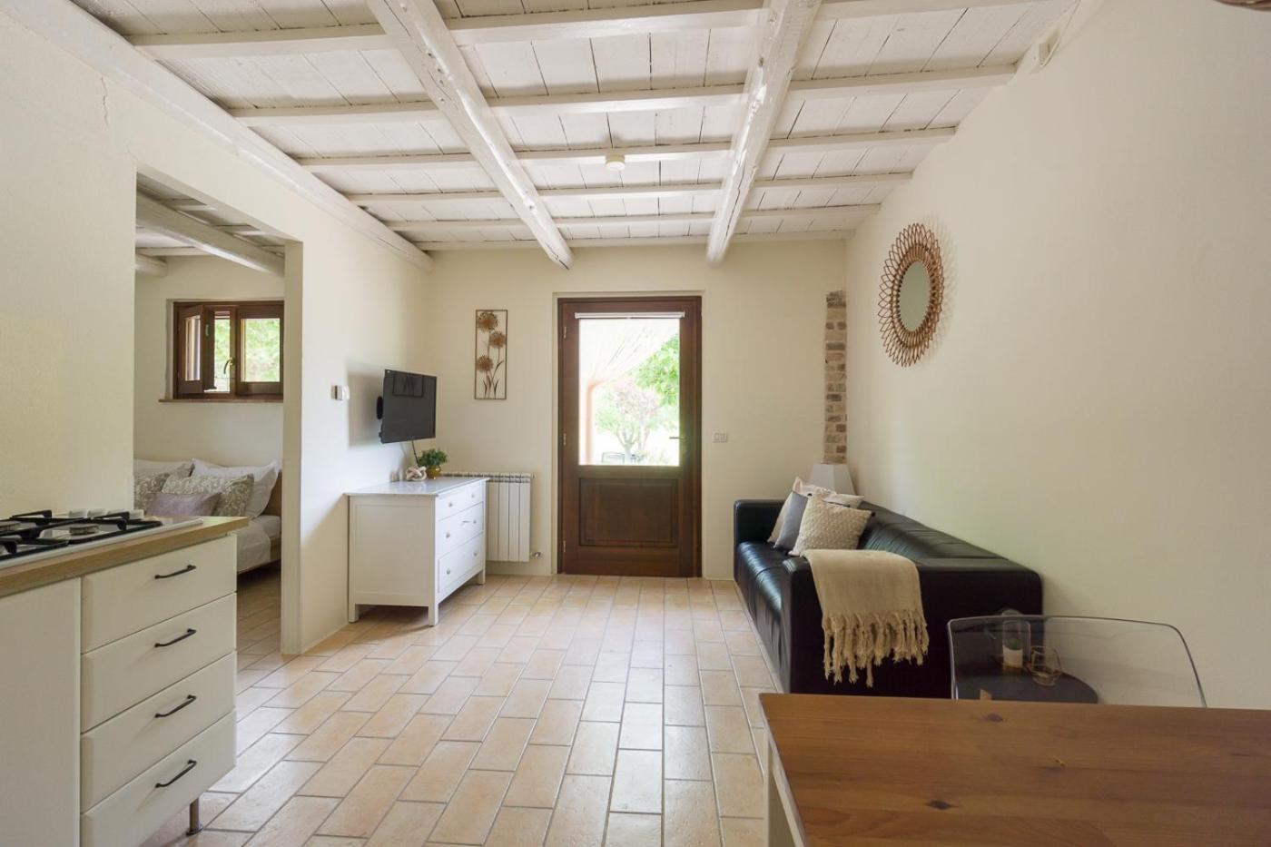 Rosa Nel Pozzo Apartments And B&B San Pietro  Ngoại thất bức ảnh