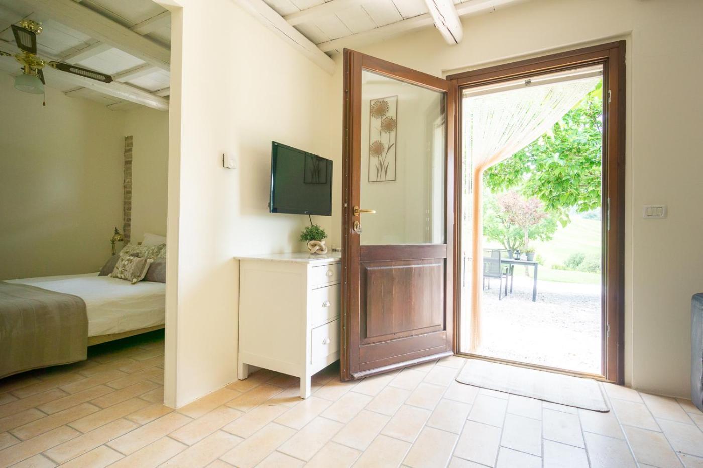 Rosa Nel Pozzo Apartments And B&B San Pietro  Ngoại thất bức ảnh